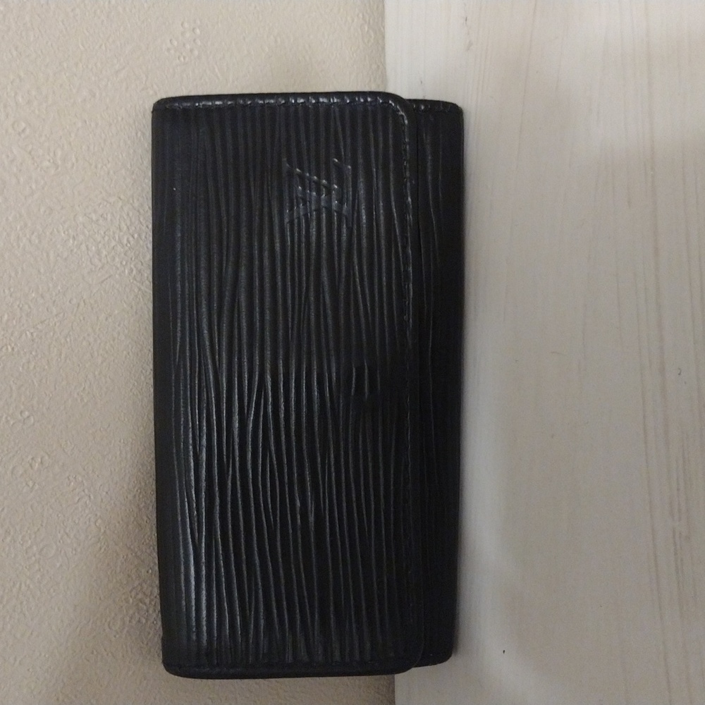 Louis Vuitton key holder - black epi leather